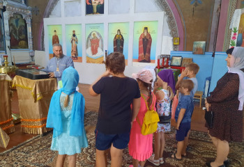 «За окнами август–праздничные Спасы»